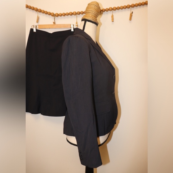 BANANA REPUBLIC Blazer and skirt set formal pinstripe - Picture 8 of 11